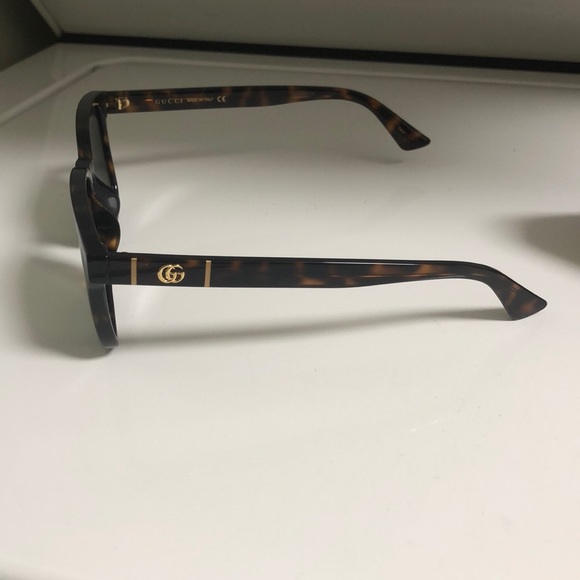Gucci Sunglasses - Picture 5 of 11